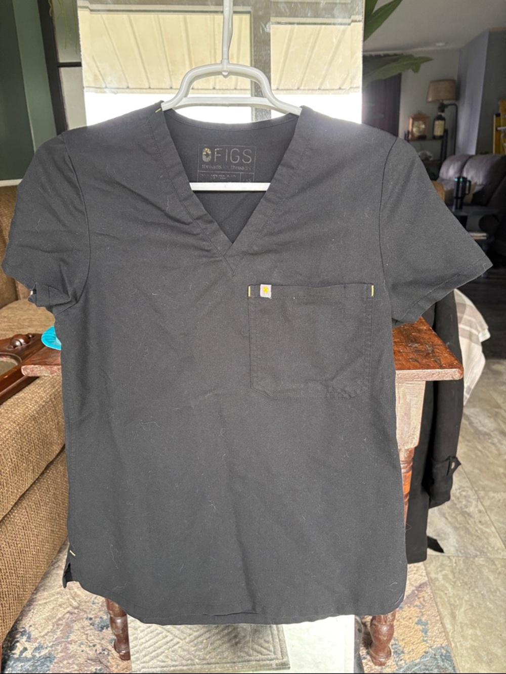 Figs Women’s Black V-Neck Short Sleeve Scrub Top